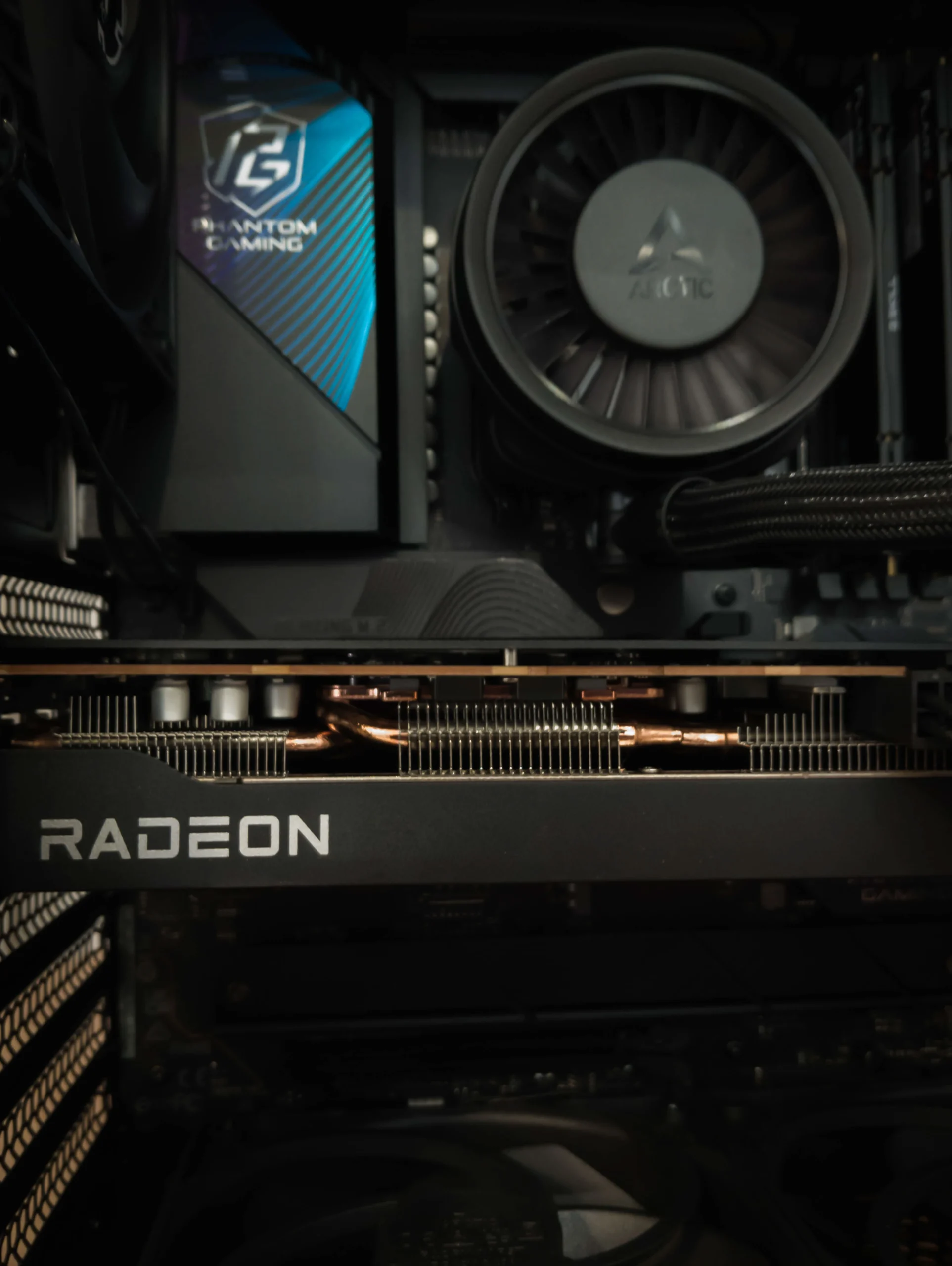 Radeon κάρτα γραφικών σε high-end gaming σύστημα